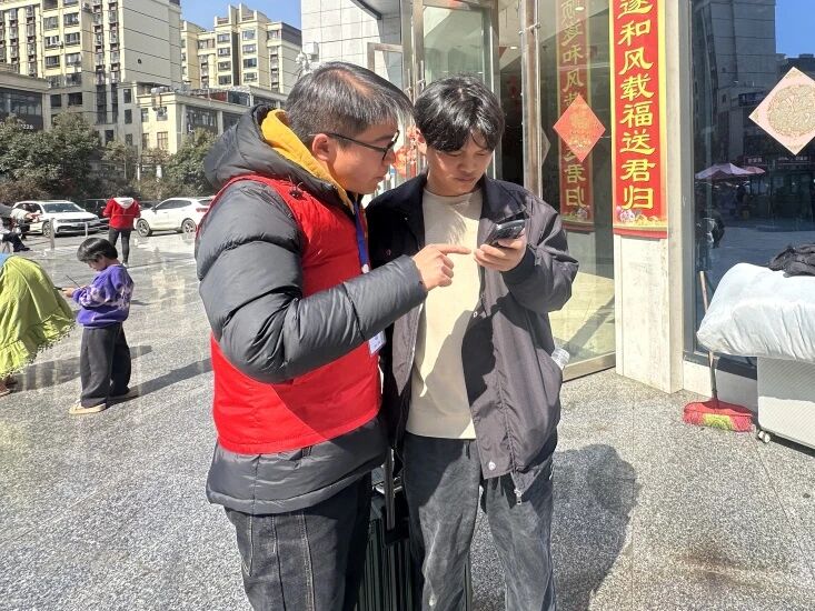 骆涛同学，你的假期被央视《新闻直播间》“曝光”啦！